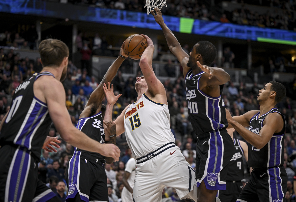 步行者不敌尼克斯,遭遇连败 步行者不敌尼克斯,遭遇连败